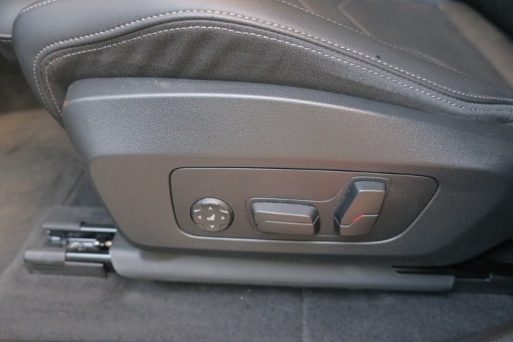 BMW iX1 xDrive 30 M Sport-image-6