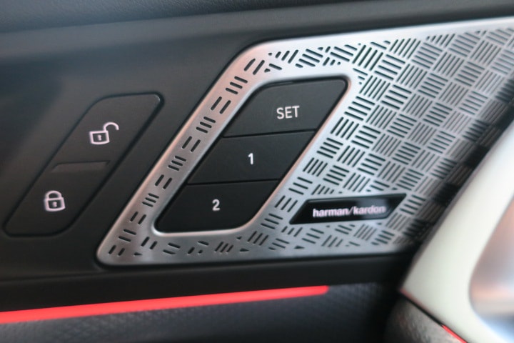 BMW iX1 xDrive 30 M Sport-image-15