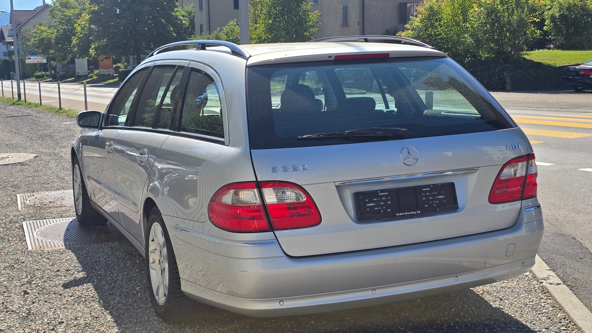 MERCEDES-BENZ E 320 CDI Elégance Automatic-image-2