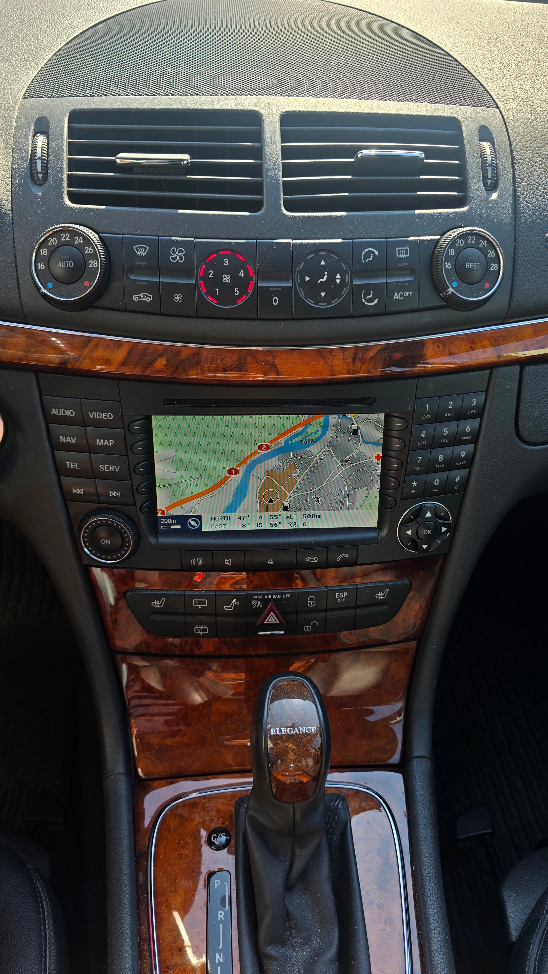MERCEDES-BENZ E 320 CDI Elégance Automatic-image-13