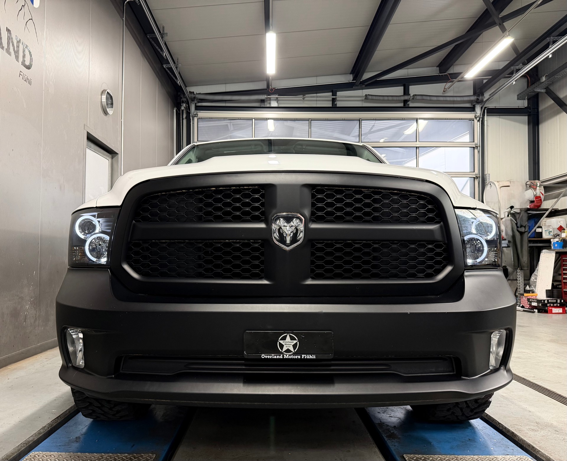 DODGE 1500 HEMI V8-image-7