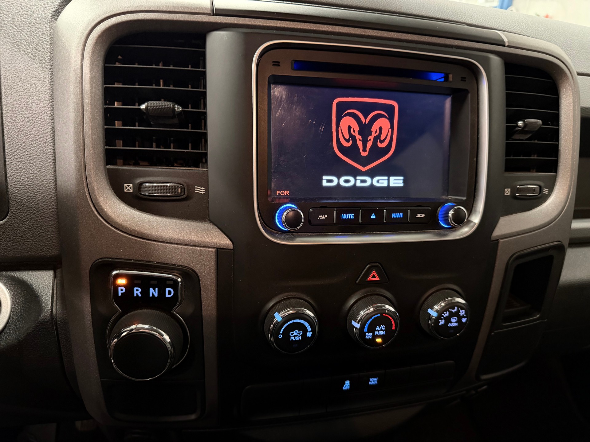 DODGE 1500 HEMI V8-image-10