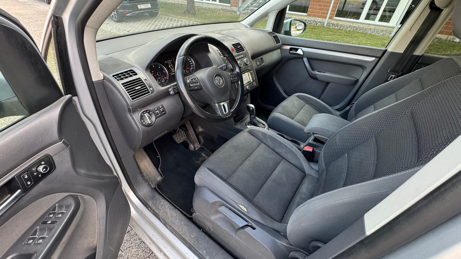 VW Touran 1.6 TDI BMT Comfortline DSG-image-5