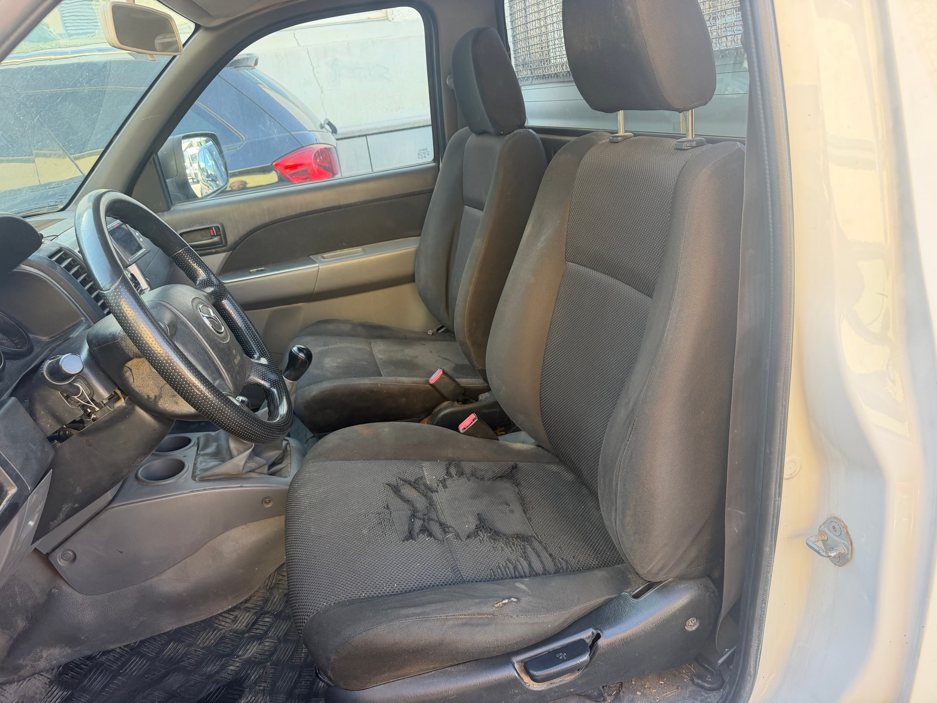 MAZDA BT-50 2.5 CD Tornado 4x4-image-8