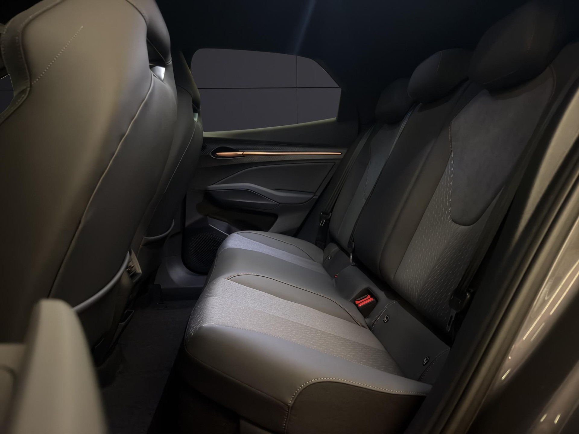 CUPRA 52 kWh Dynamic Plus-image-12