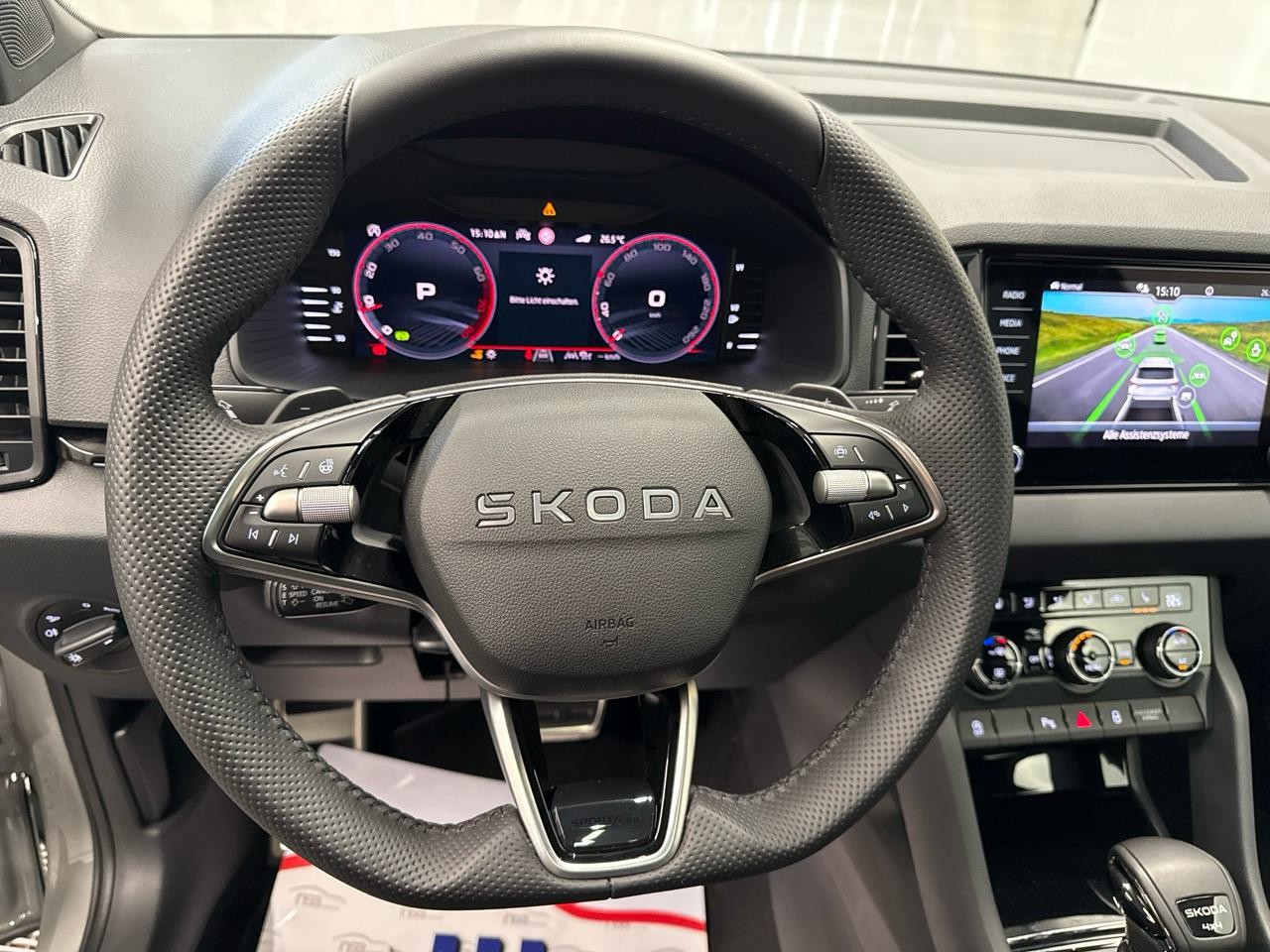 SKODA Karoq 2.0 TSI SportLine 4x4 DSG-image-8