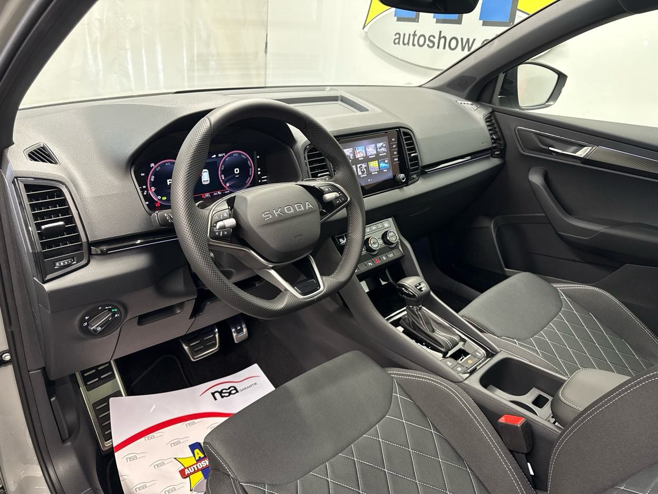 SKODA Karoq 2.0 TSI SportLine 4x4 DSG-image-2