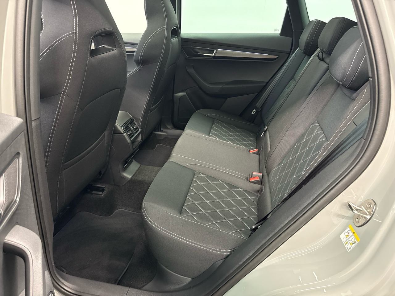 SKODA Karoq 2.0 TSI SportLine 4x4 DSG-image-11