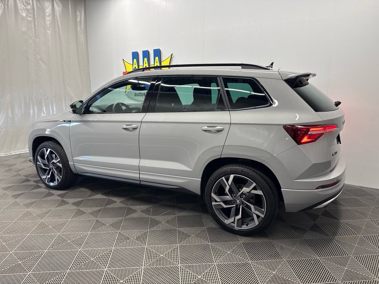 SKODA Karoq 2.0 TSI SportLine 4x4 DSG-image-1
