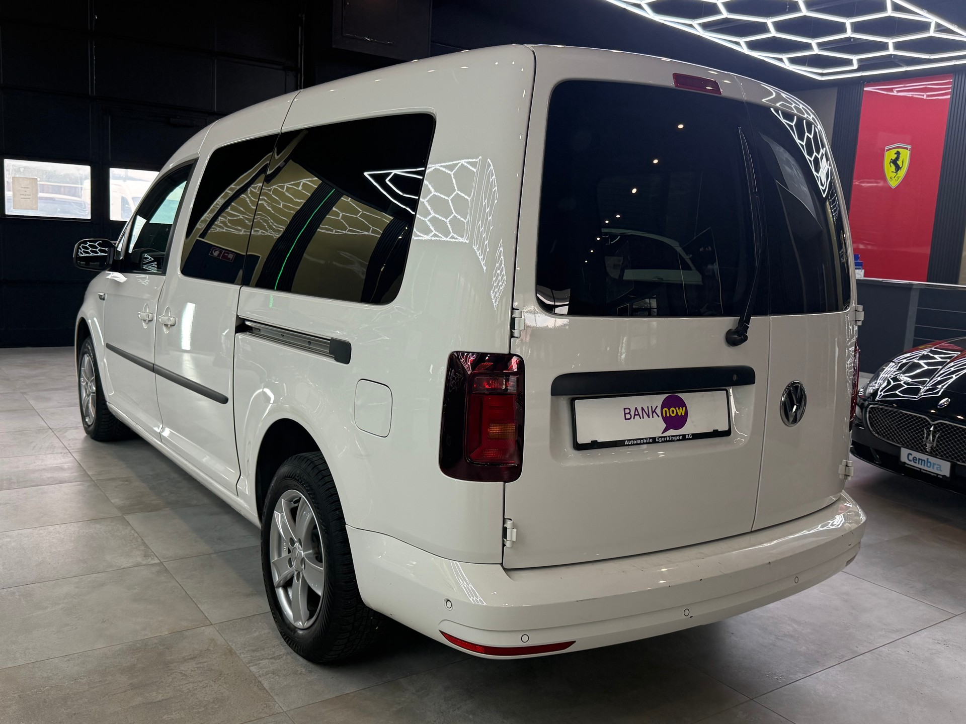 VW Caddy Maxi 2.0TDI BlueMotion Technology DSG-image-6