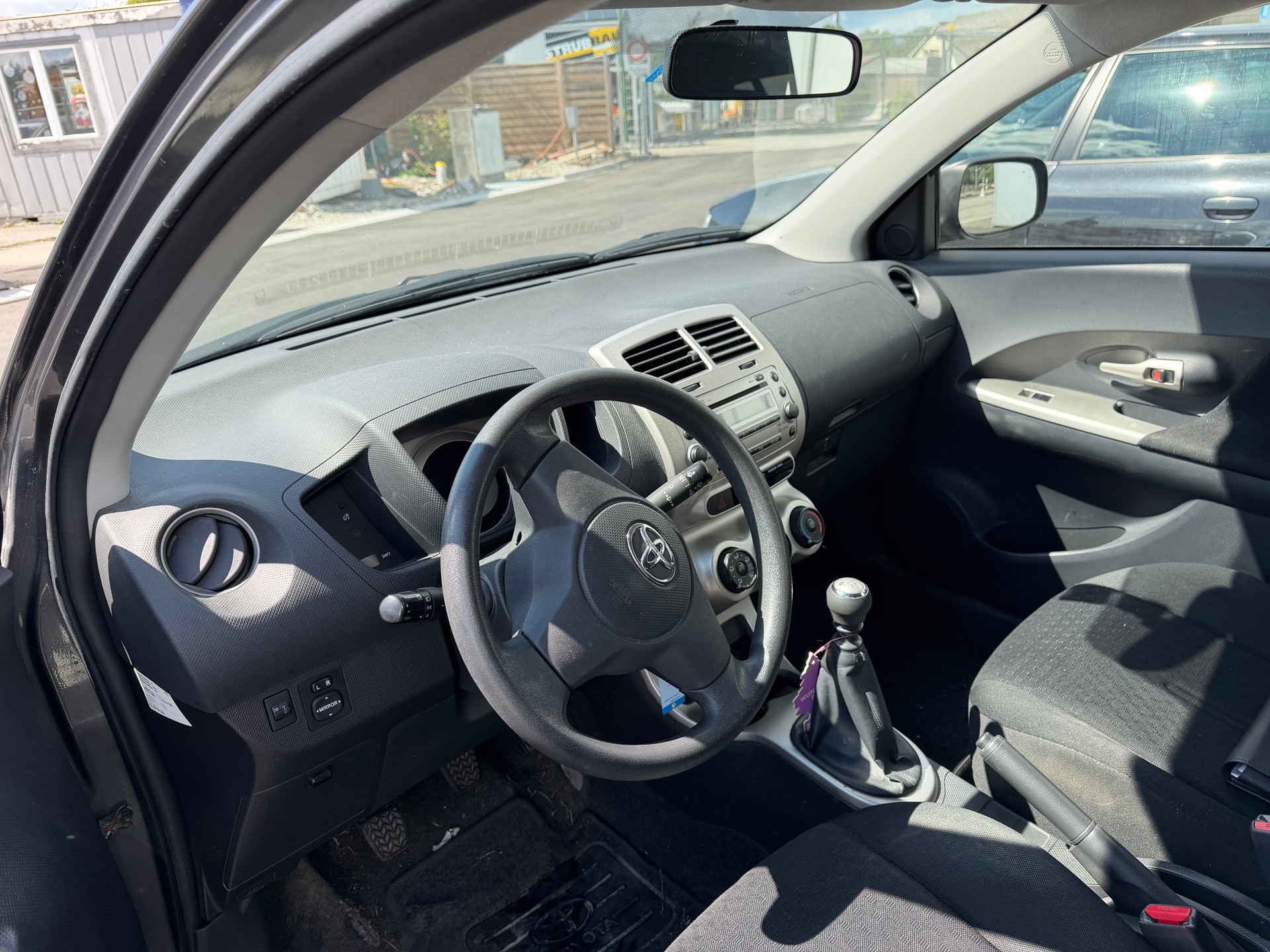 TOYOTA UrbanCruiser 1.4 D-4D Linea Sol 4WD-image-9