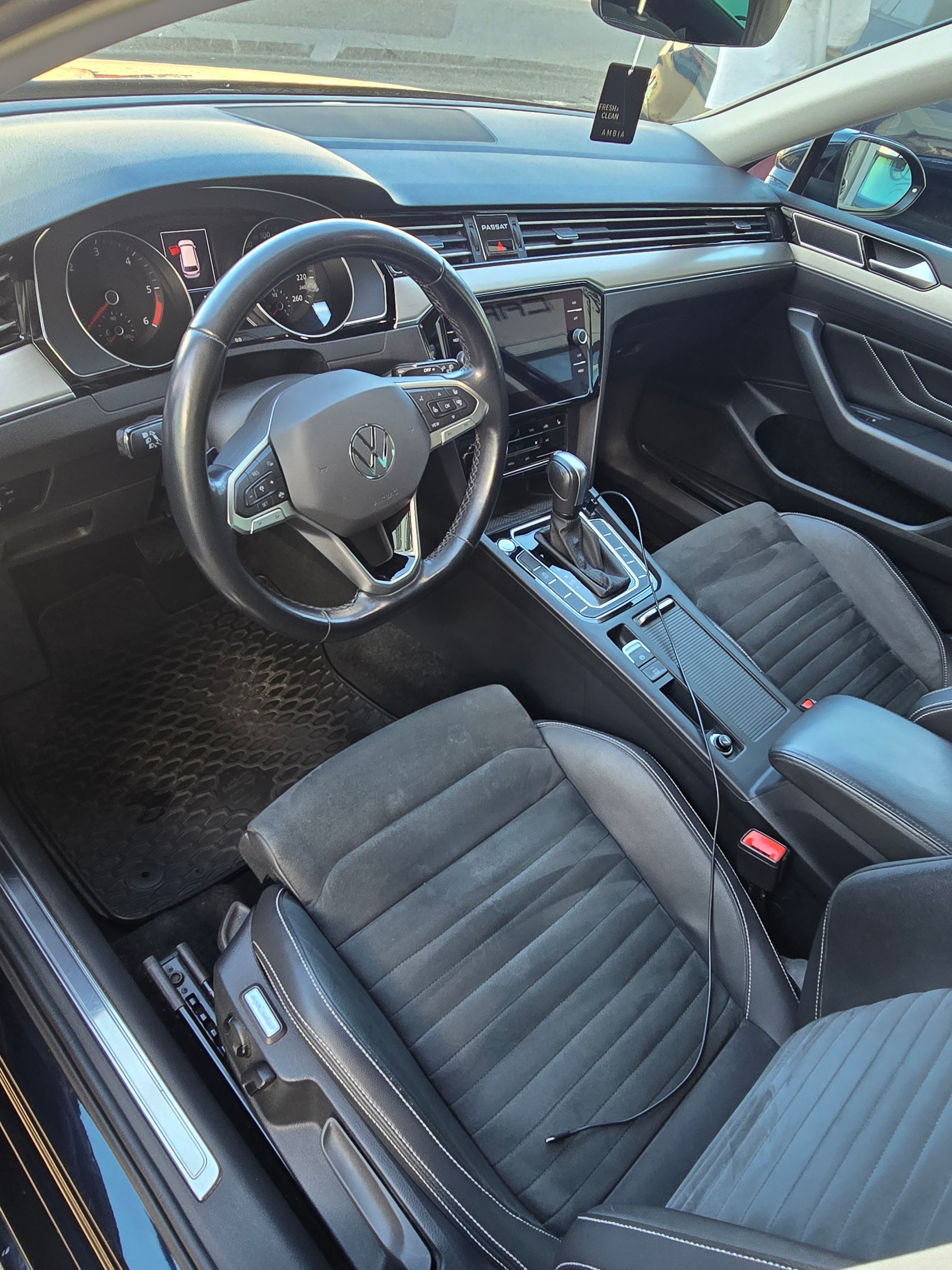 VW Passat 2.0 TDI 150PS Elegance DSG-image-3