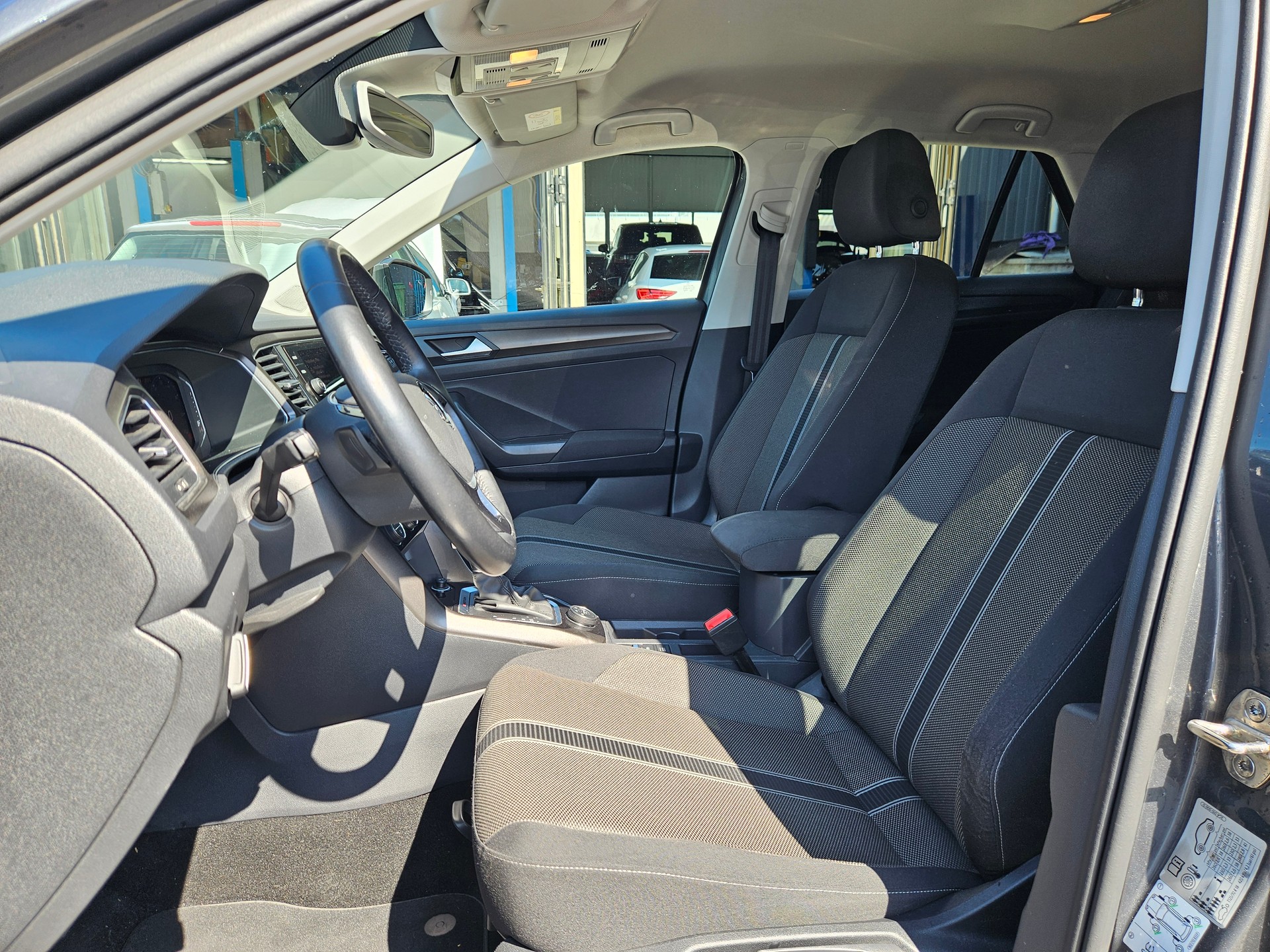 VW T-Roc 2.0 TSI Advance DSG 4Motion-image-10