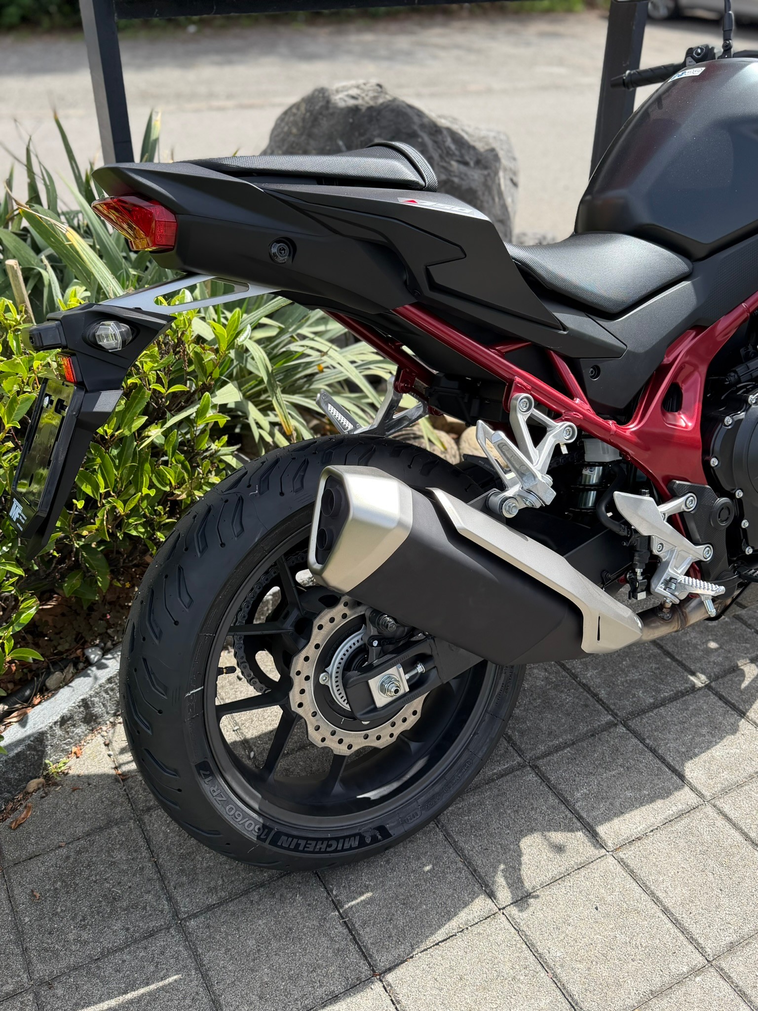 HONDA E CLUTCH VERSION-showroom-element-3