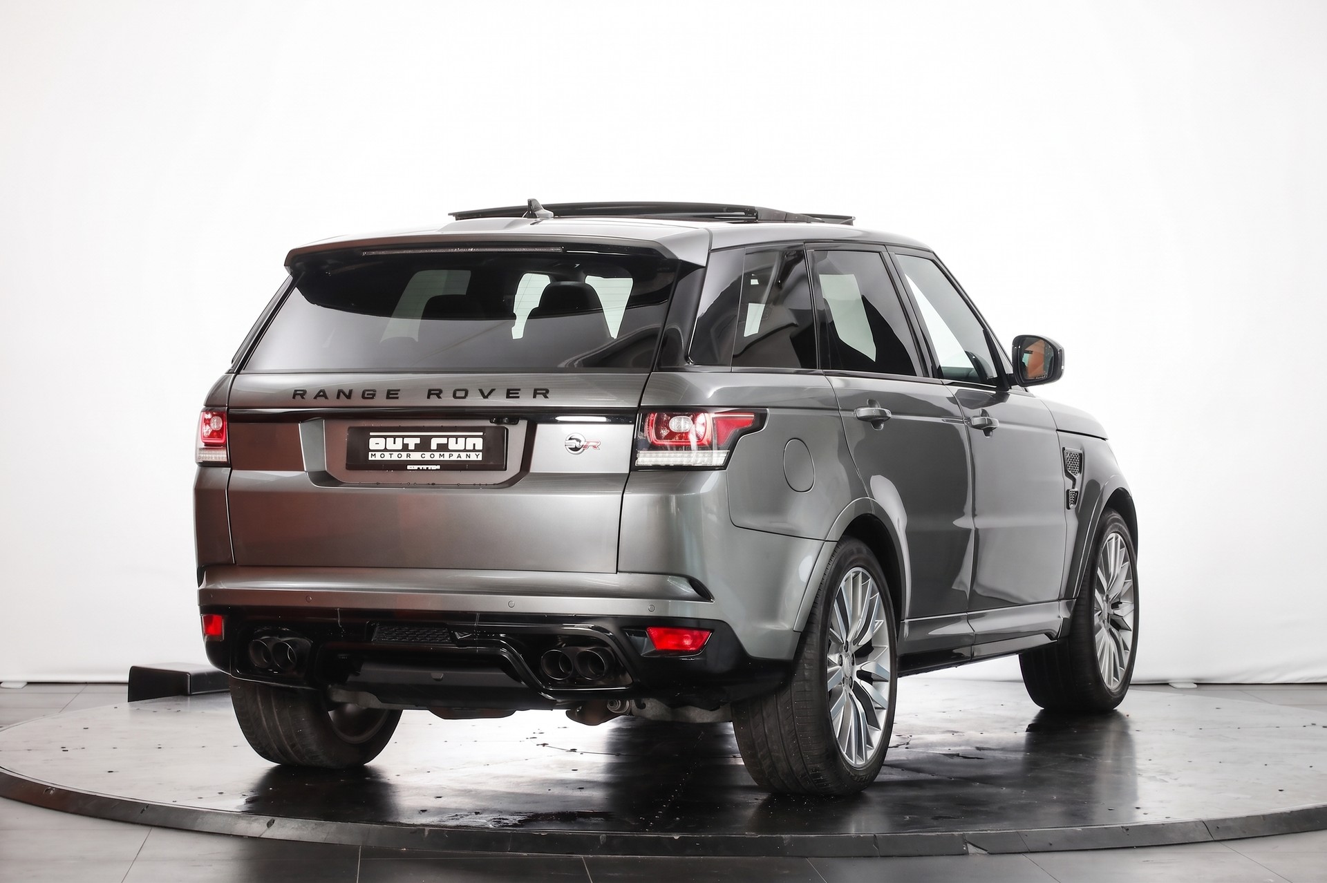 LAND ROVER Range Rover Sport 5.0 V8 SVR Eiger Grey * ACC * Carbone * Attelage-image-4