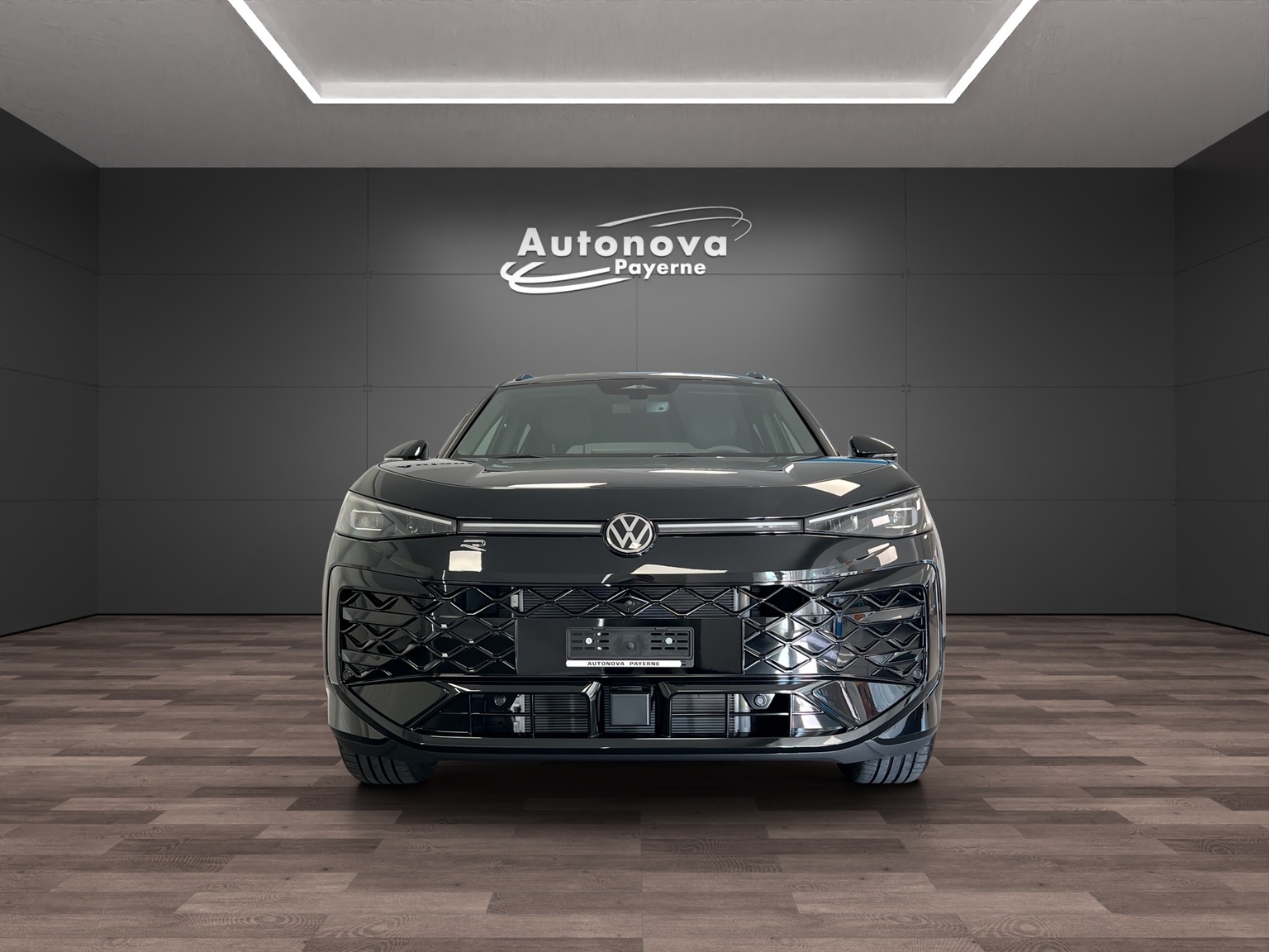 VW T-Roc 1.5 eTSI mHEV R-Line DSG-image-1