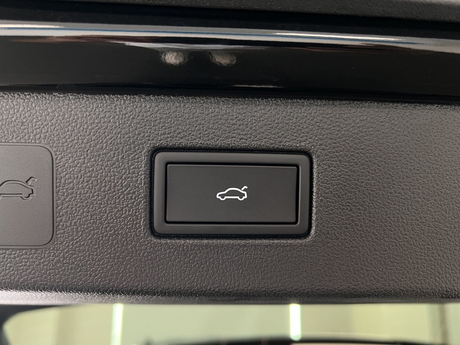 VW T-Roc 1.5 eTSI mHEV R-Line DSG-image-12