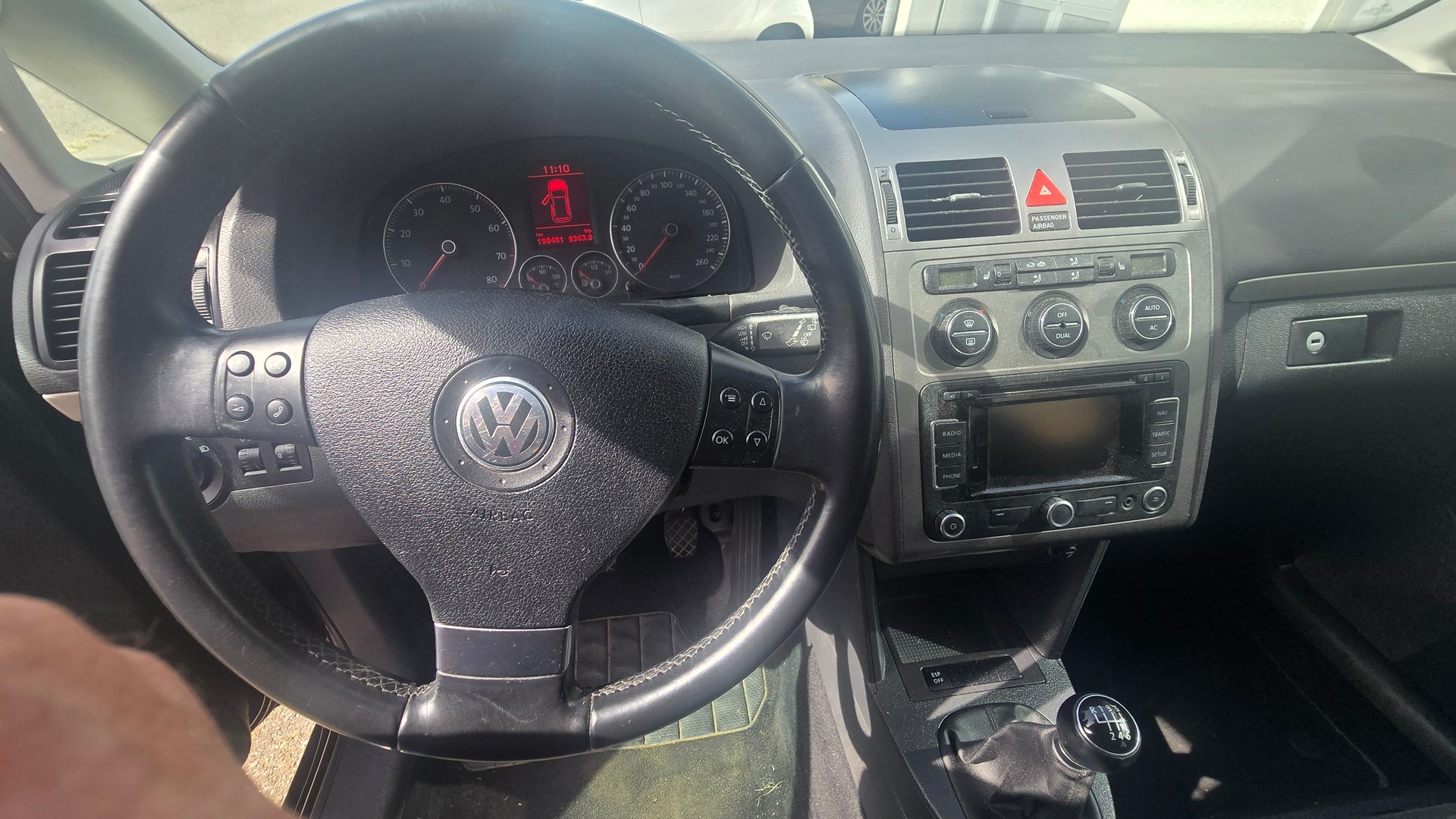 VW Touran 1.4 TSI Highline-image-6