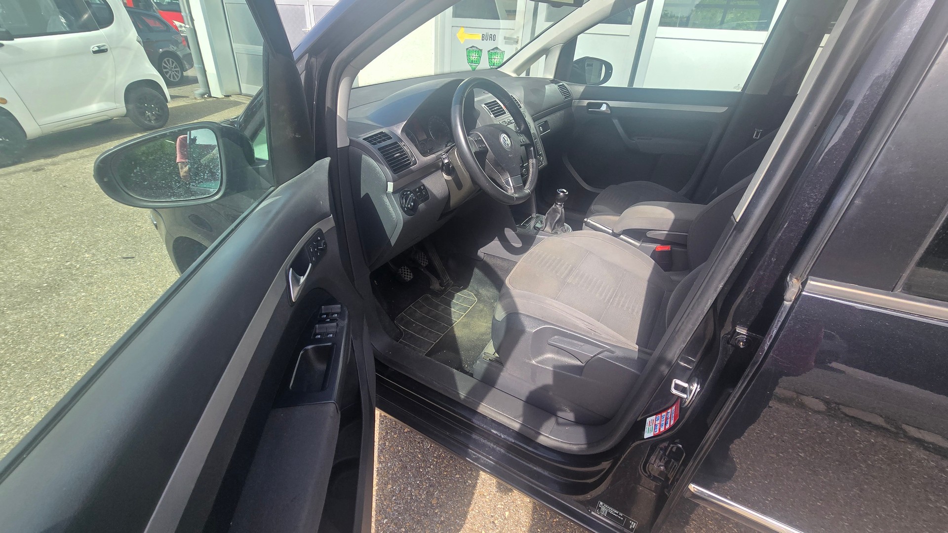 VW Touran 1.4 TSI Highline-image-3
