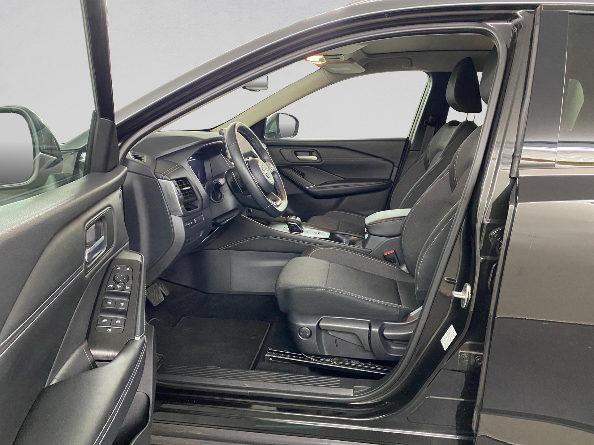 NISSAN Qashqai 1.3 DIG-T MHEV Premiere Edition Xtronic-image-6