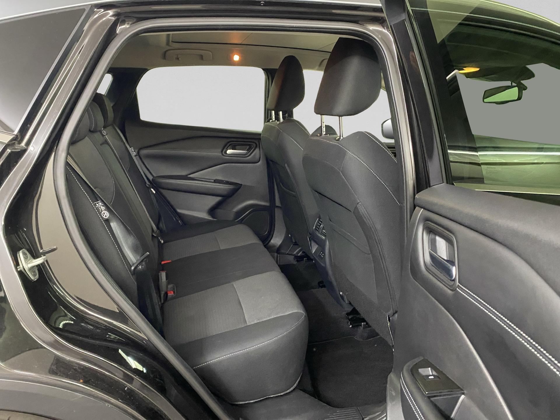 NISSAN Qashqai 1.3 DIG-T MHEV Premiere Edition Xtronic-image-23
