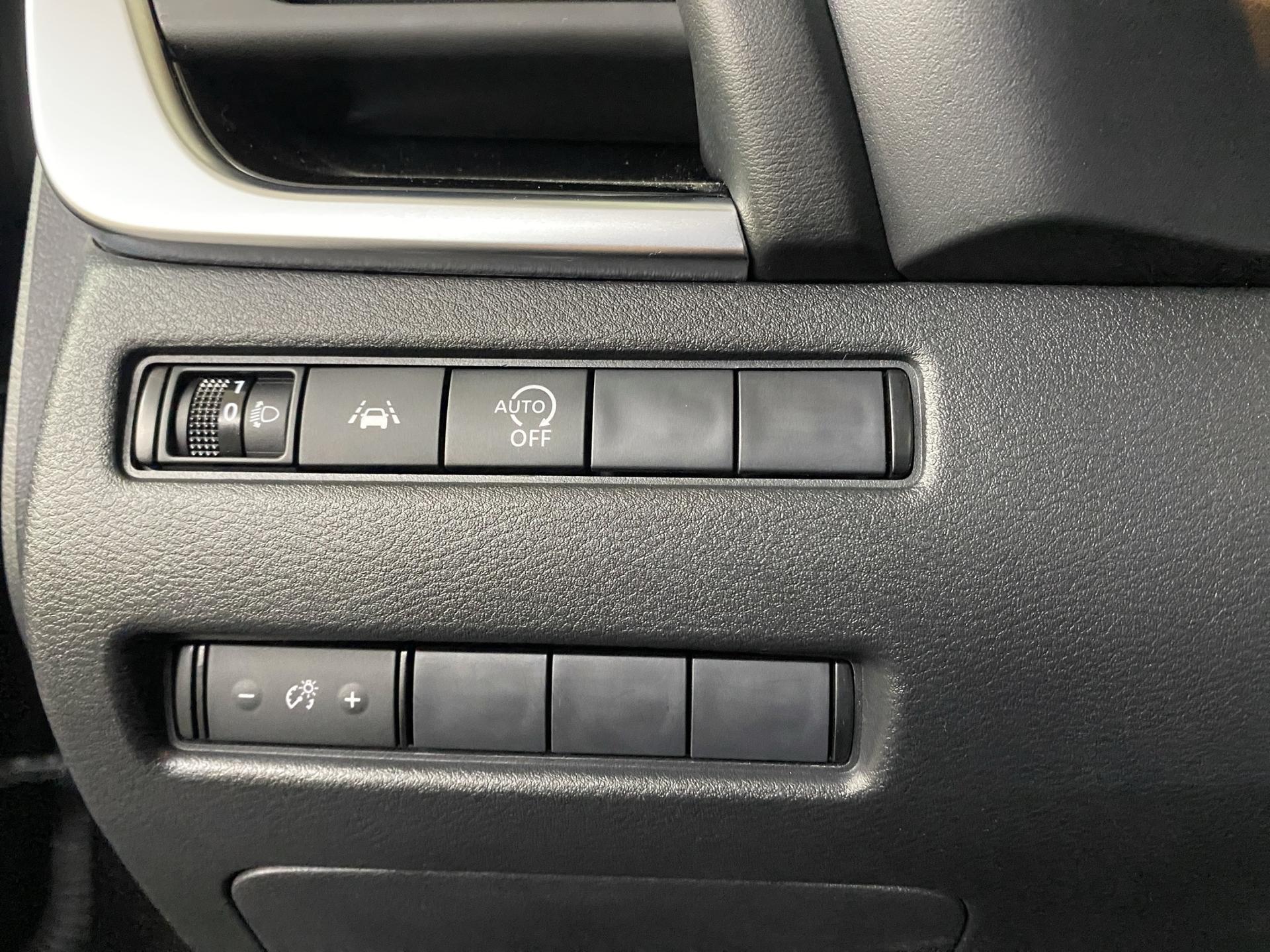 NISSAN Qashqai 1.3 DIG-T MHEV Premiere Edition Xtronic-image-18