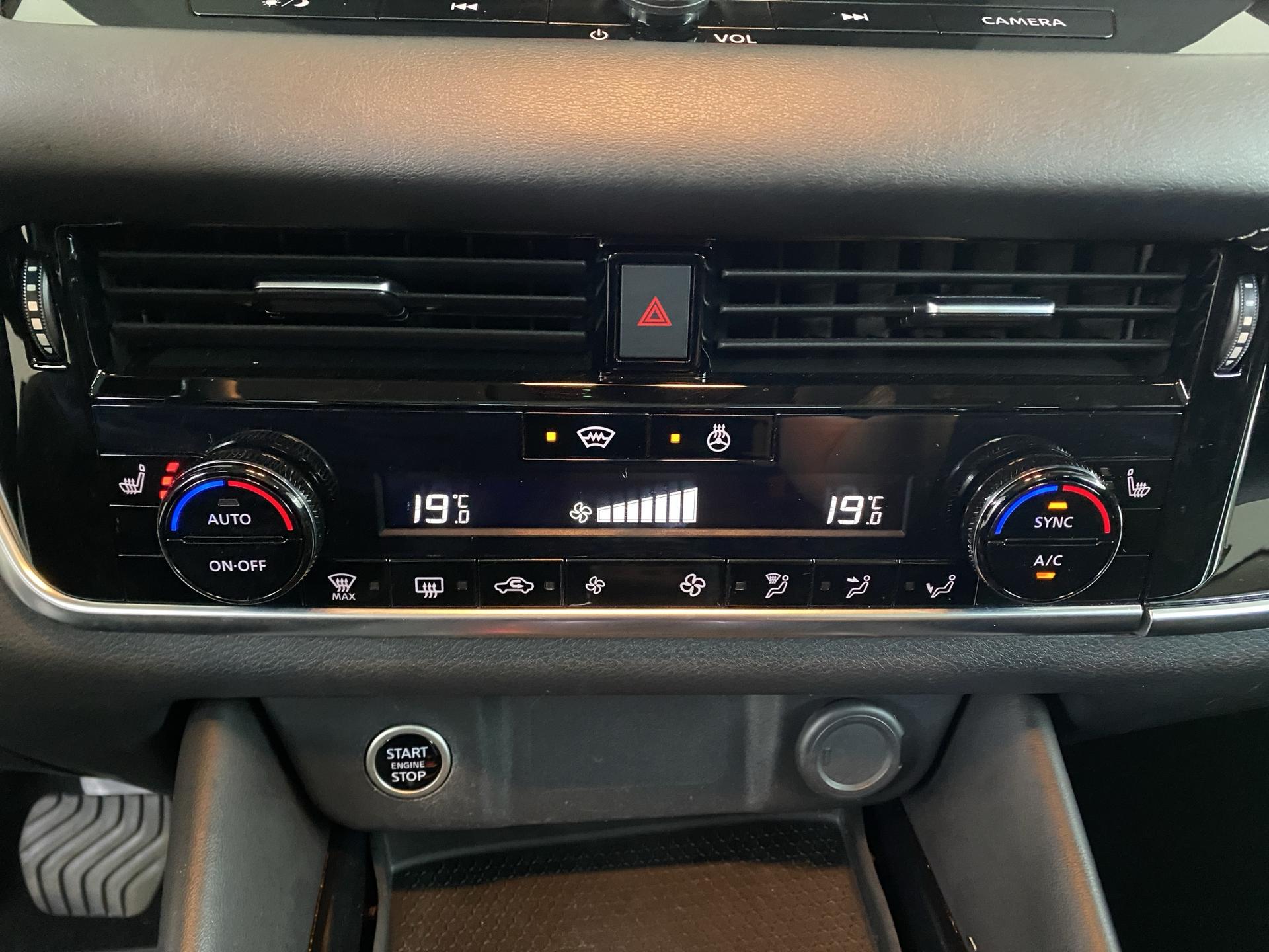 NISSAN Qashqai 1.3 DIG-T MHEV Premiere Edition Xtronic-image-19