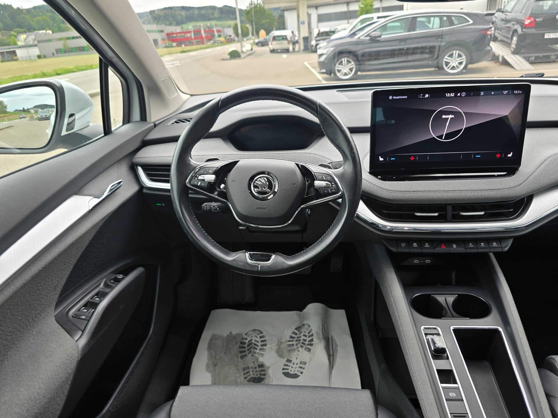 SKODA Enyaq iV 80-image-11