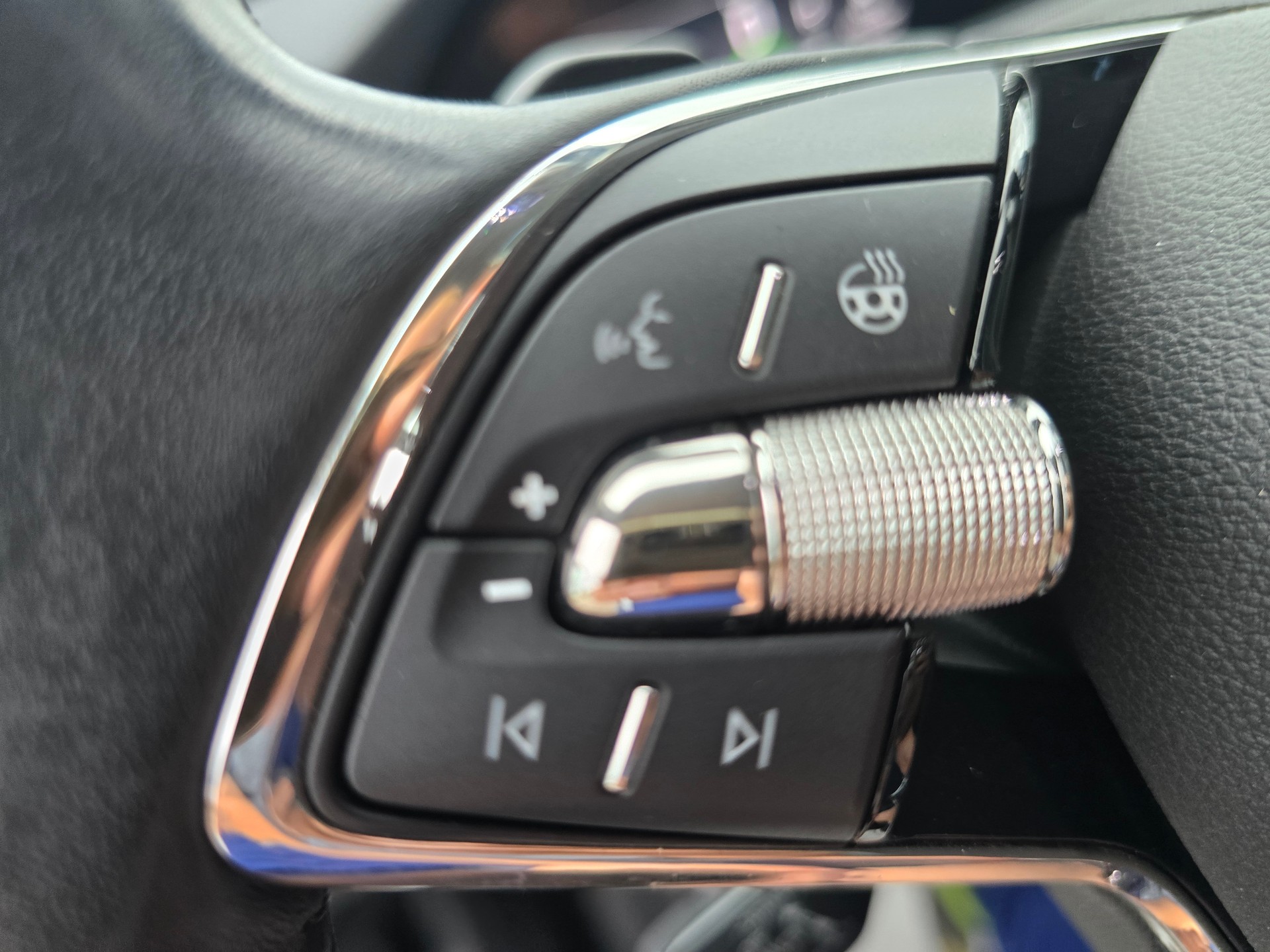 SKODA Enyaq iV 80-image-14