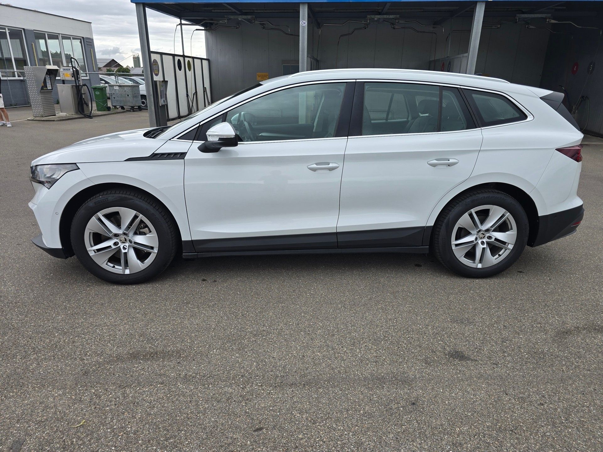 SKODA Enyaq iV 80-image-1