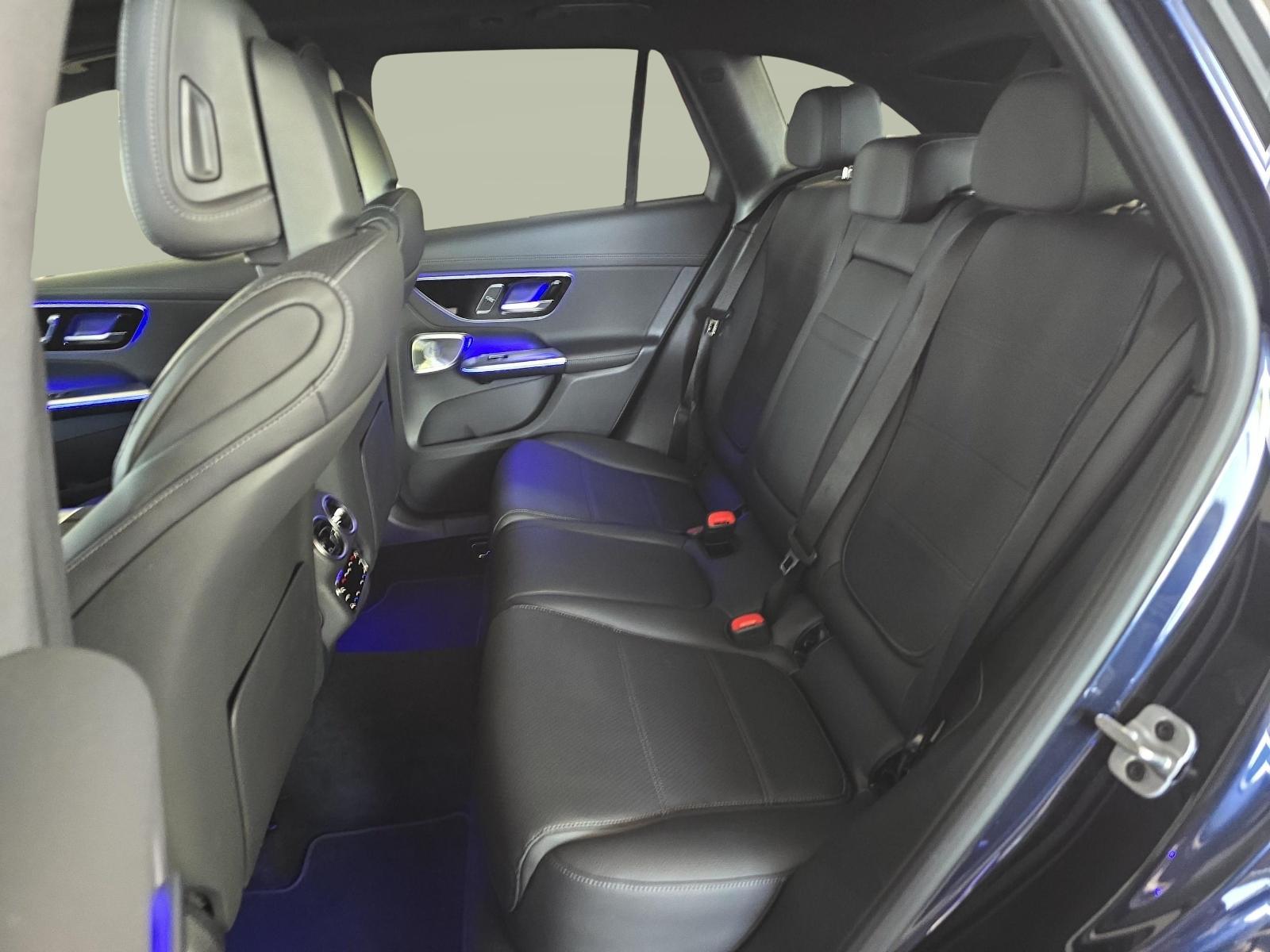 MERCEDES-BENZ GLC 300 e 4MATIC AMG Line-image-10