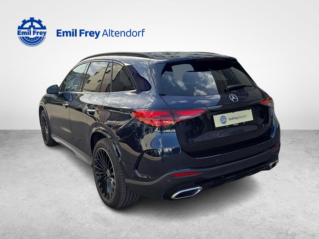 MERCEDES-BENZ GLC 300 e 4MATIC AMG Line-image-2