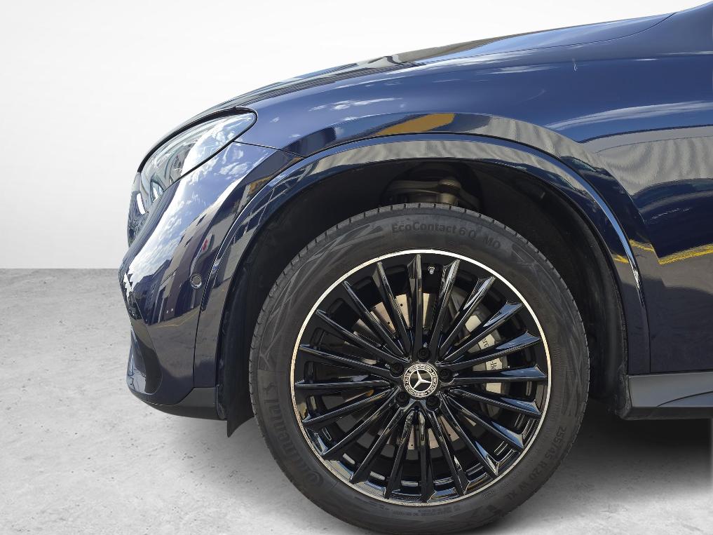 MERCEDES-BENZ GLC 300 e 4MATIC AMG Line-image-12