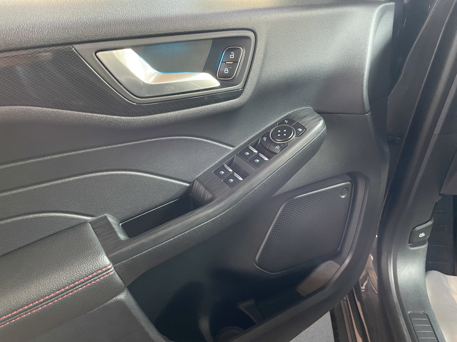 FORD Kuga 2.5 Hybrid ST-Line X 4x4 *1%LEASING*-image-9