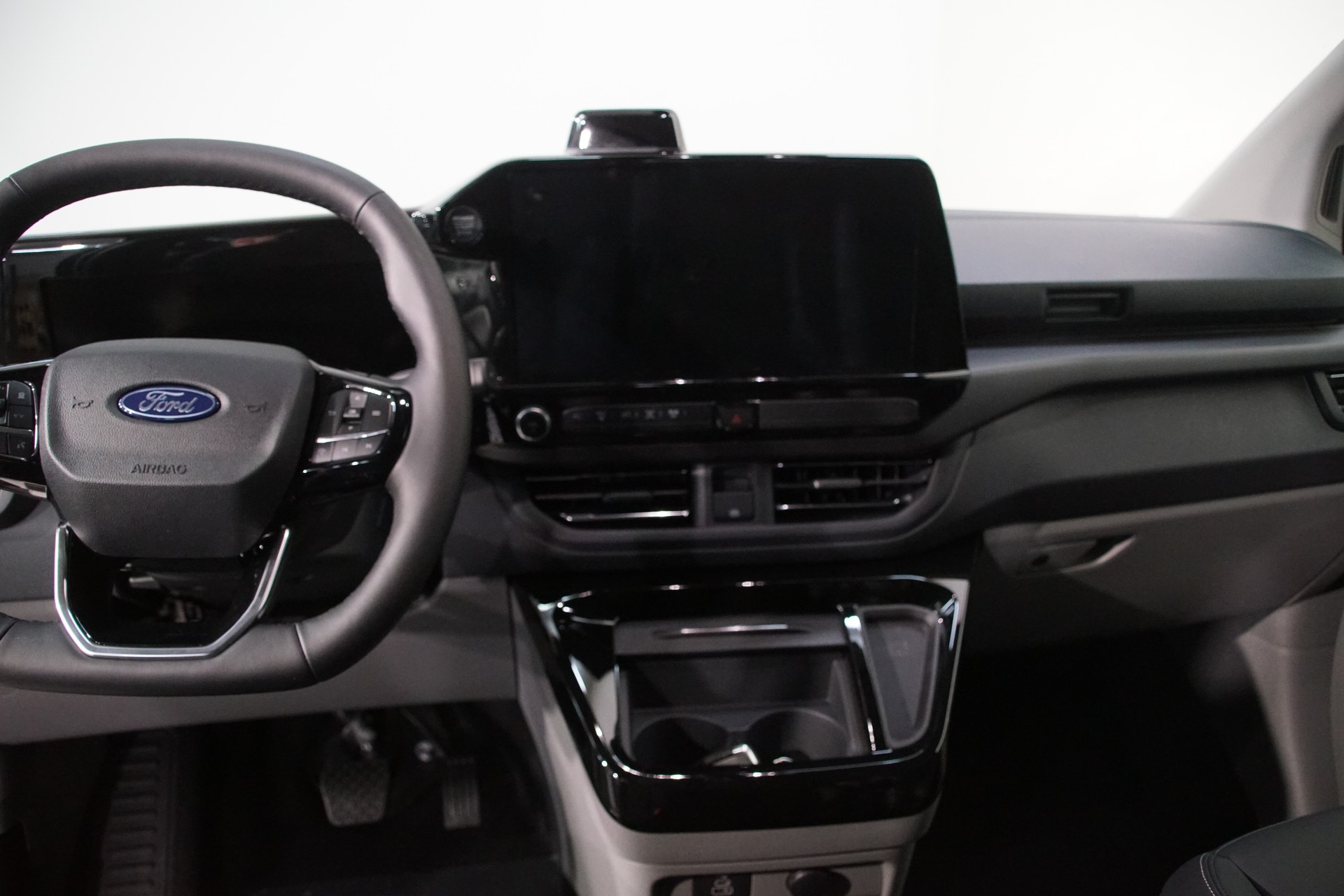 FORD Tourneo Bus 340 L1H1 PHEV TitaniumX-image-14