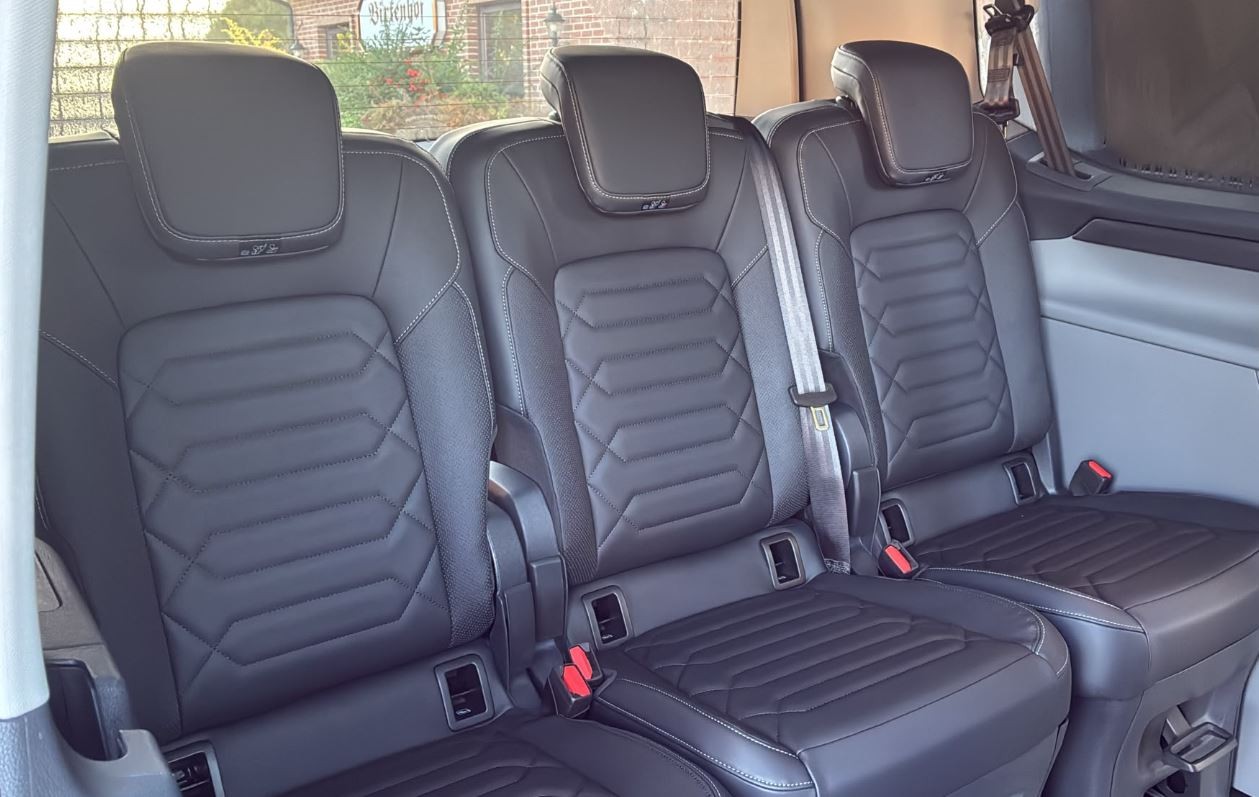 FORD Tourneo Bus 340 L1H1 PHEV TitaniumX Fancy-Grau-image-9