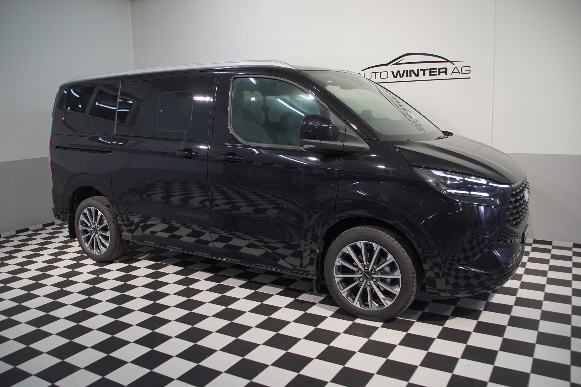 FORD Tourneo Bus 340 L1H1 PHEV TitaniumX-showroom-element-2