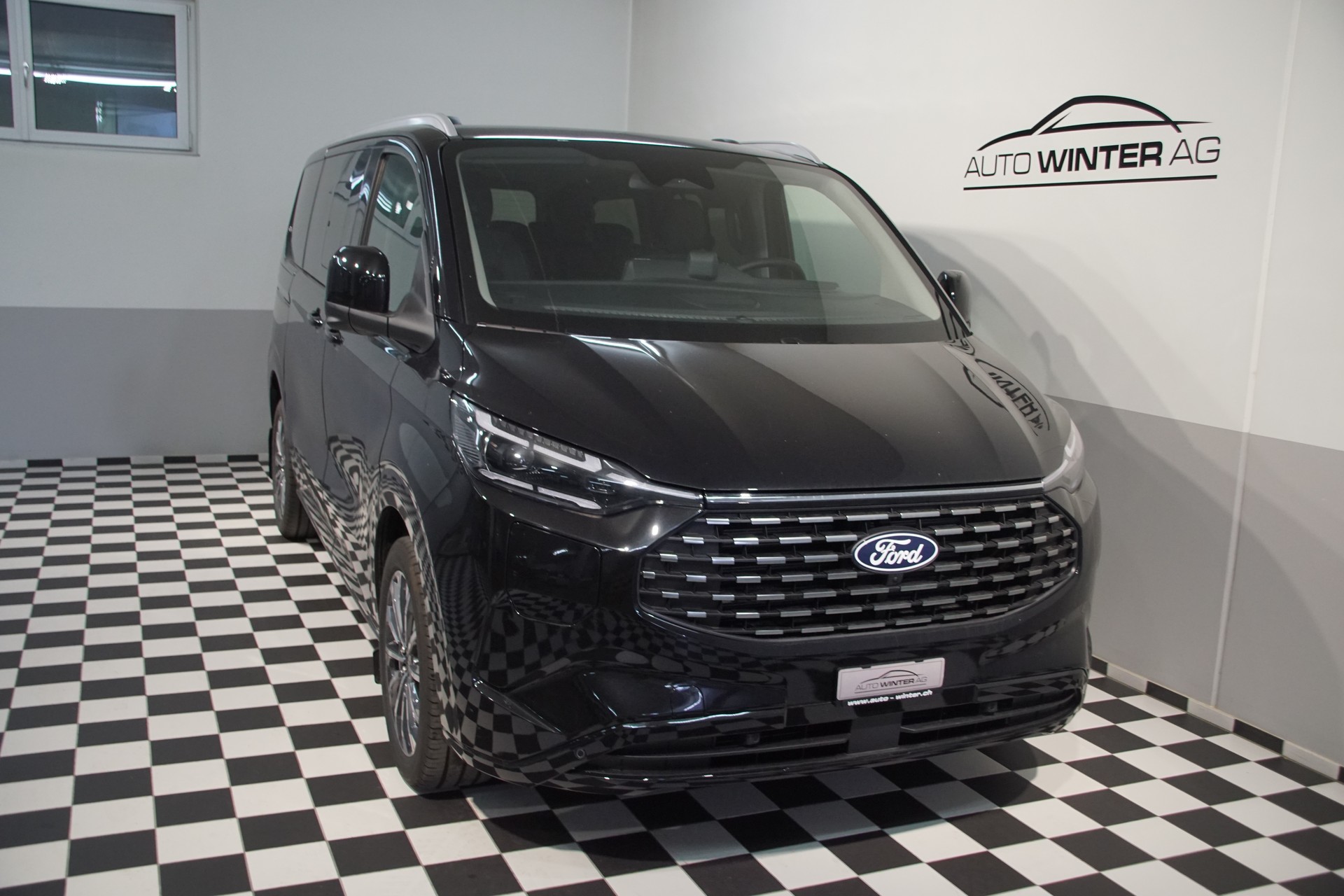 FORD Tourneo Bus 340 L1H1 PHEV TitaniumX-showroom-element-3