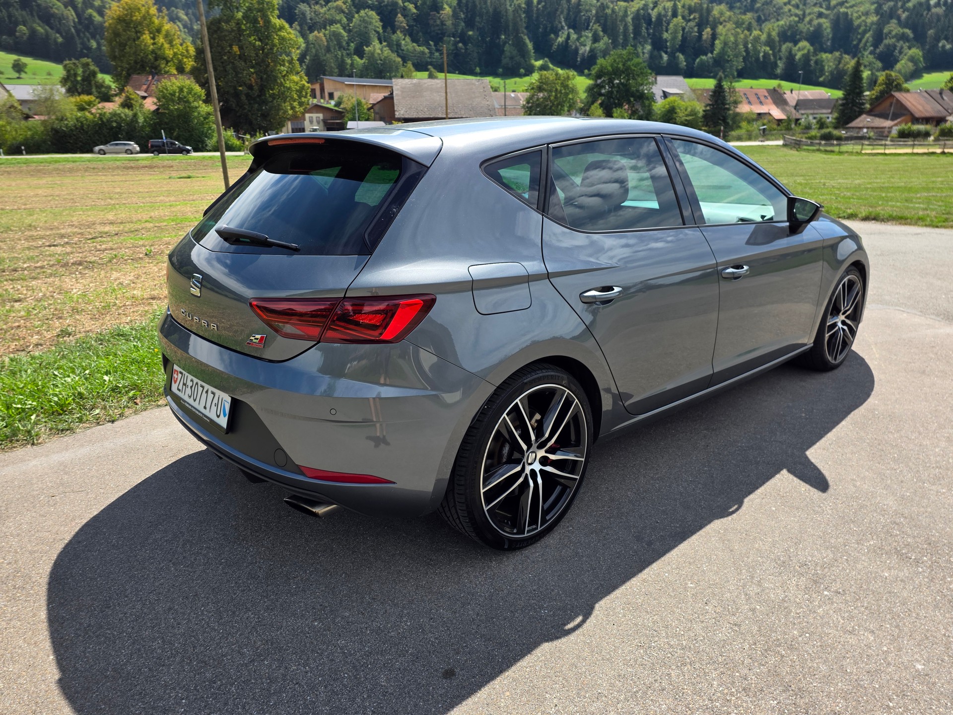 SEAT Leon 2.0 TSI Cupra R DSG-image-2