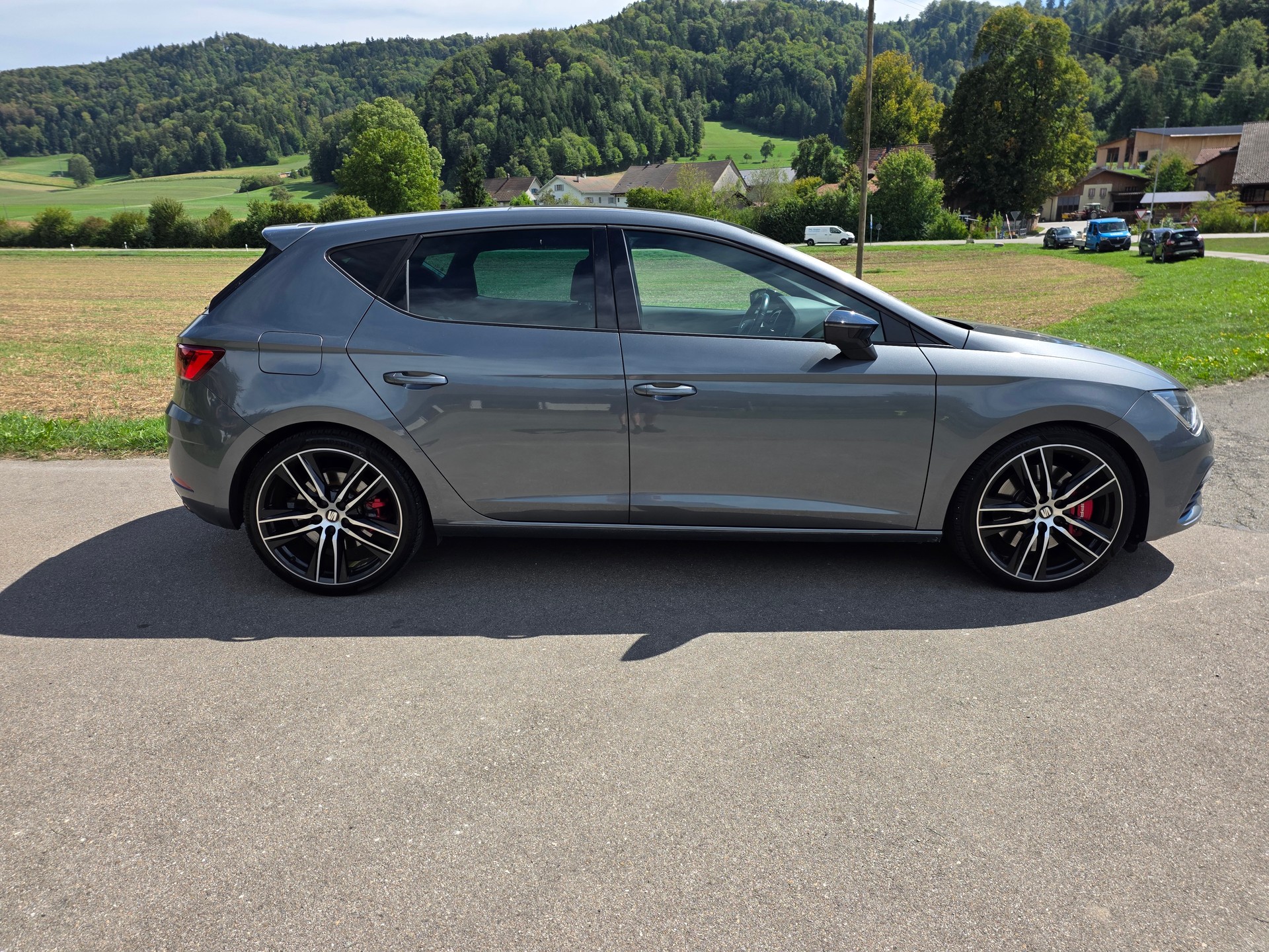 SEAT Leon 2.0 TSI Cupra R DSG-image-1