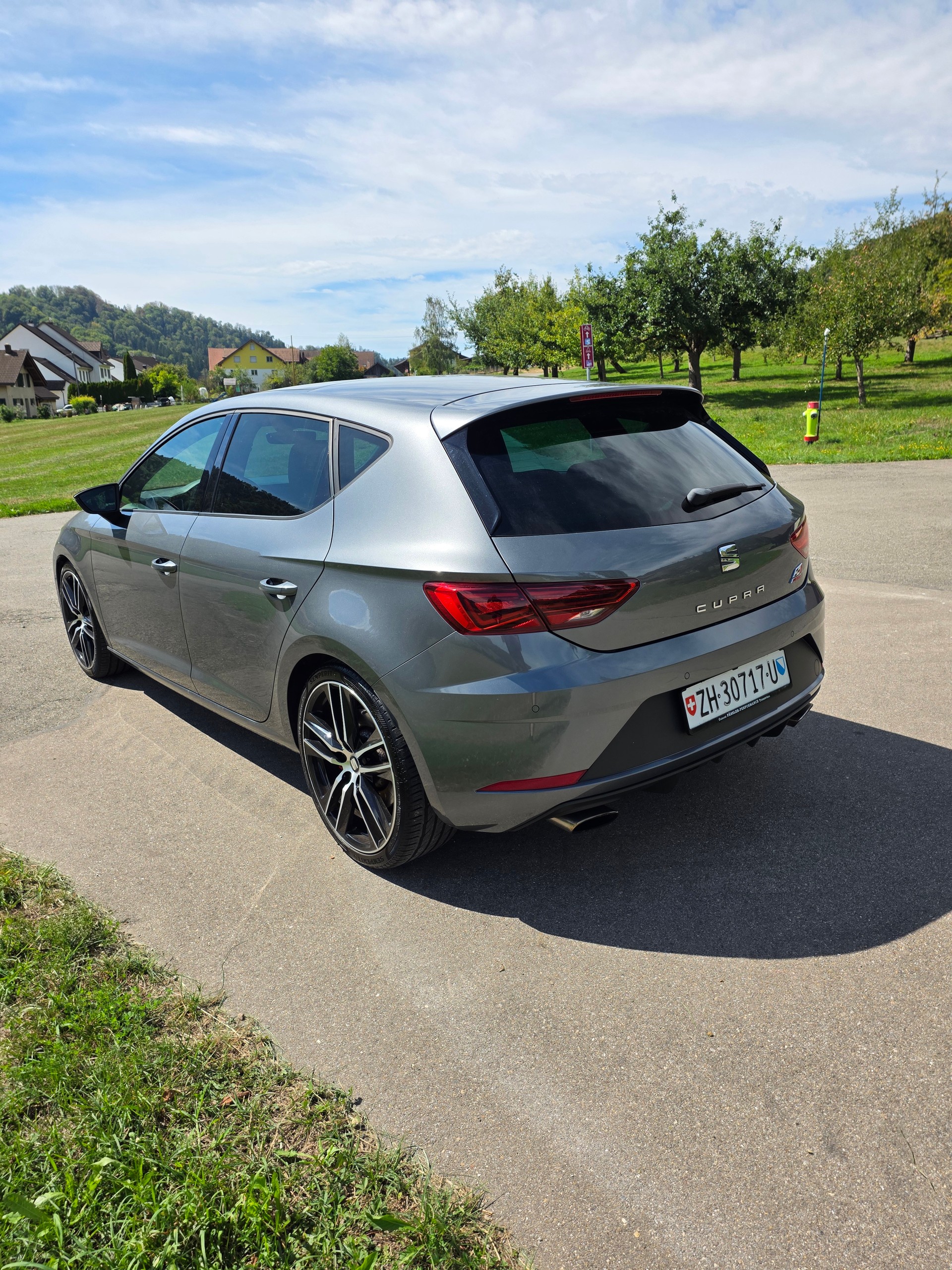 SEAT Leon 2.0 TSI Cupra R DSG-image-5