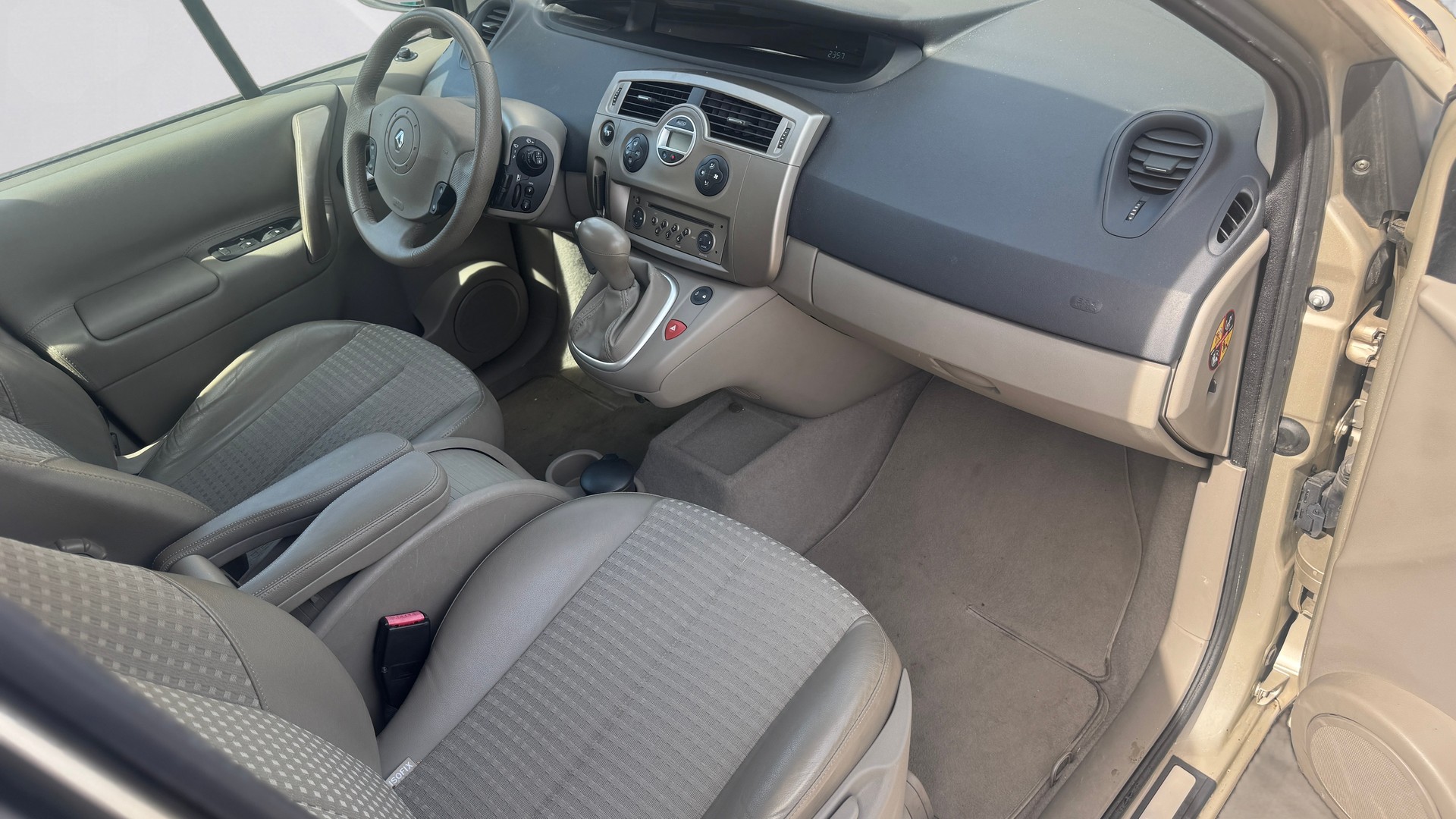 RENAULT Scénic 2.0 16V Expression-image-13