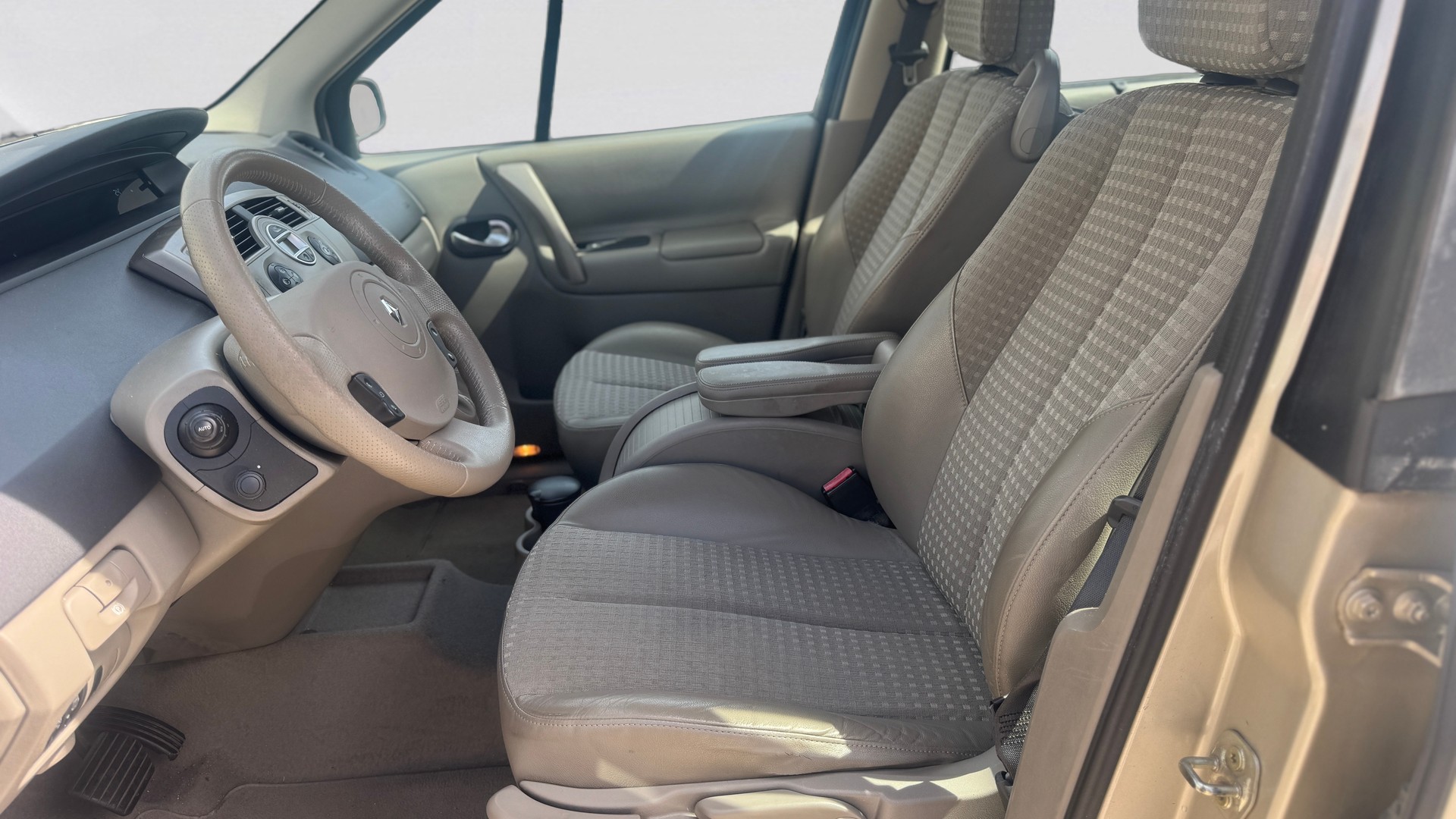 RENAULT Scénic 2.0 16V Expression-image-16