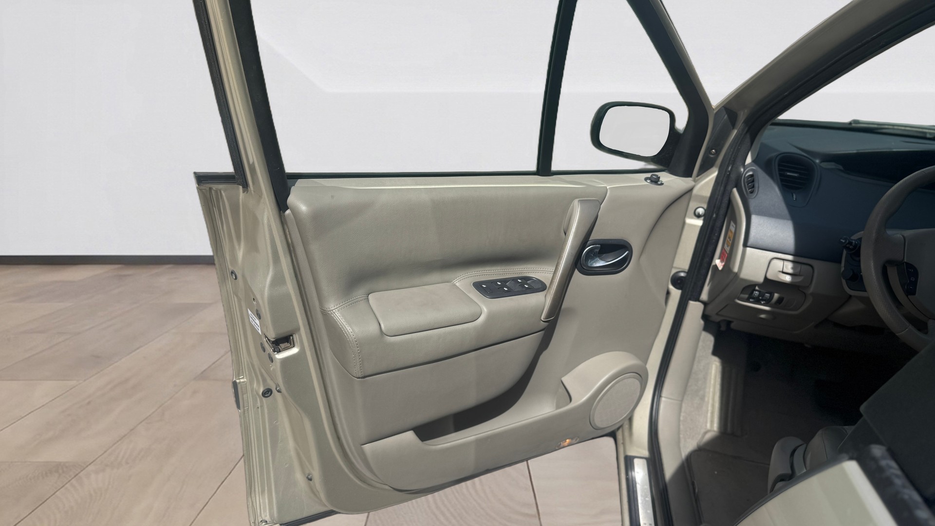 RENAULT Scénic 2.0 16V Expression-image-15