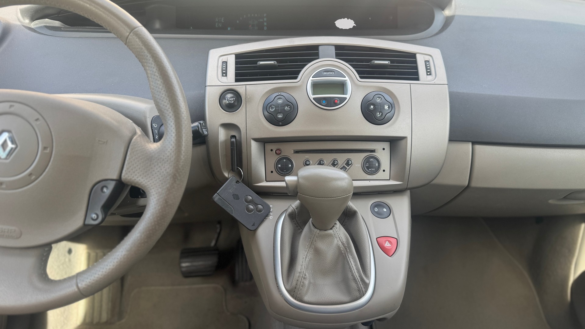 RENAULT Scénic 2.0 16V Expression-image-19
