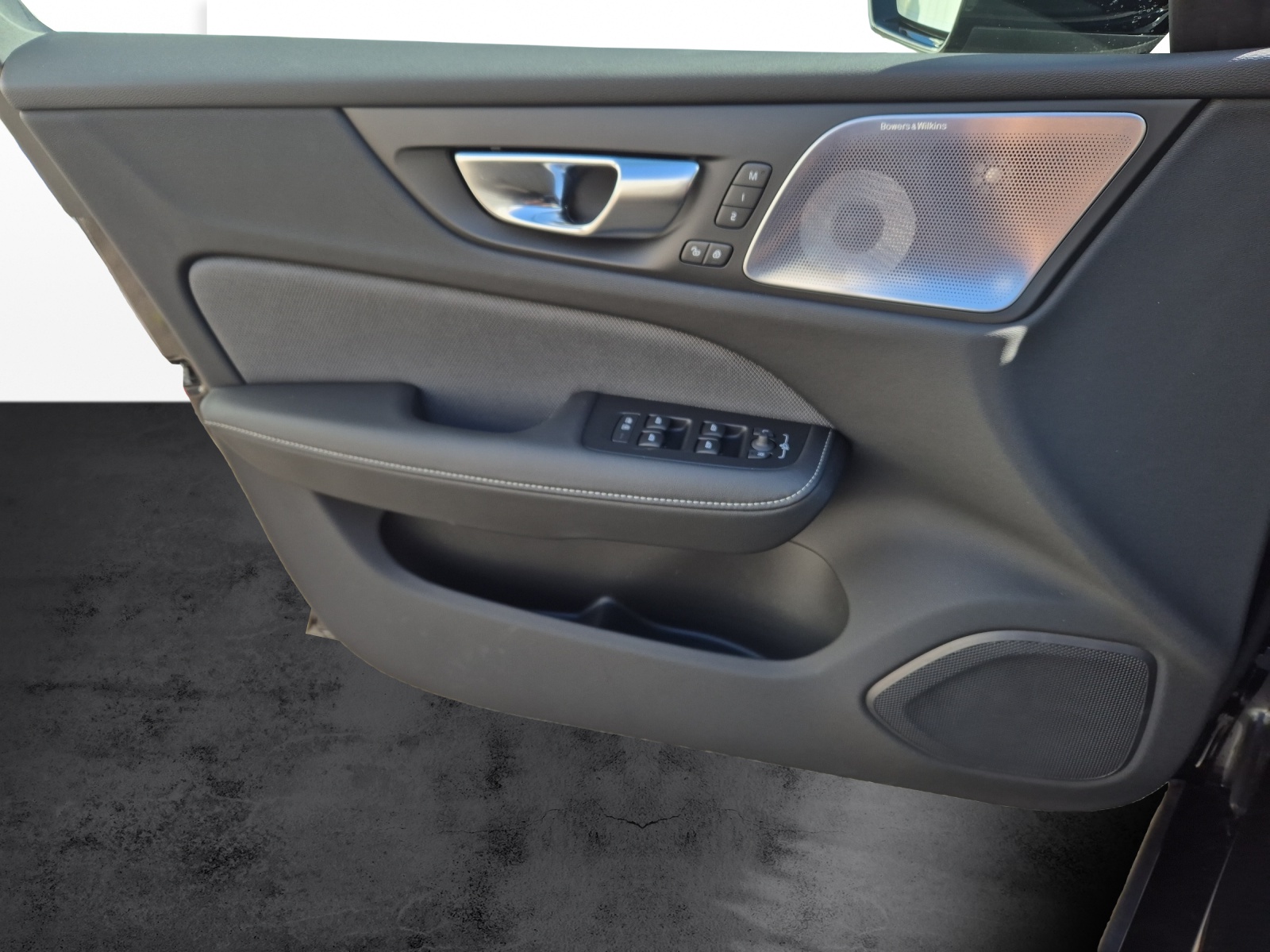 VOLVO V60 2.0 T6 TE Ultra Dark eAWD-image-13