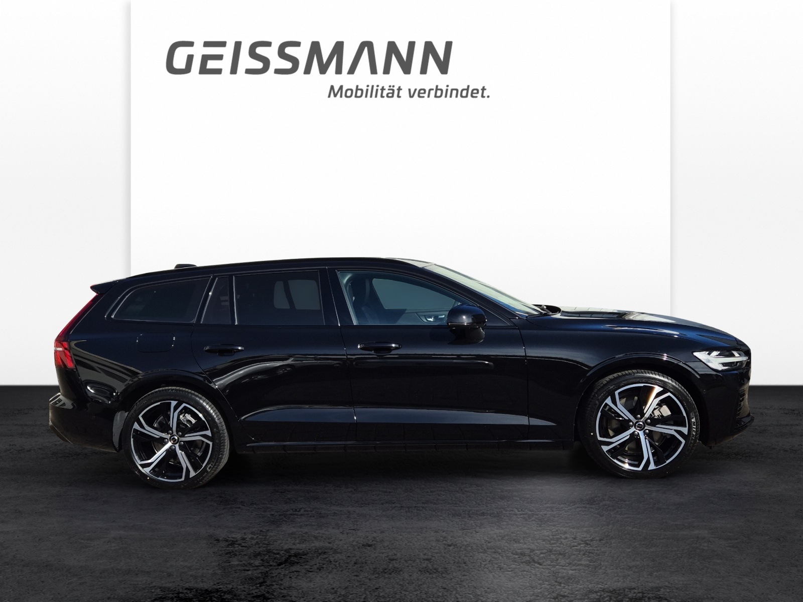 VOLVO V60 2.0 T6 TE Ultra Dark eAWD-image-3