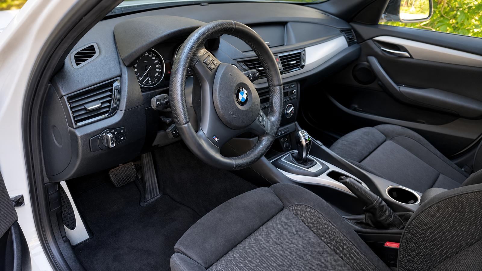 BMW 20i xDrive-image-5