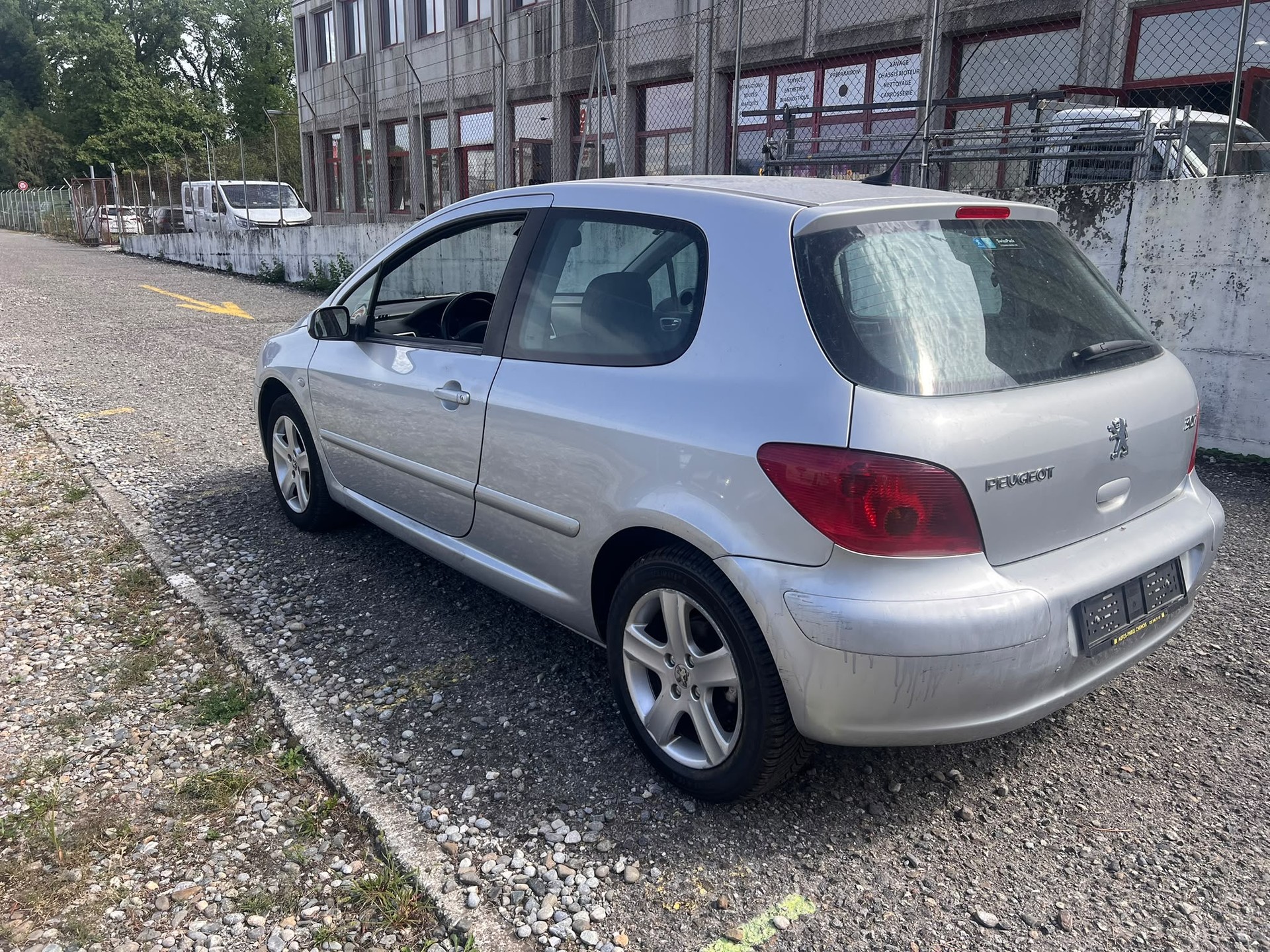 PEUGEOT 307 2.0 16V XS-image-1