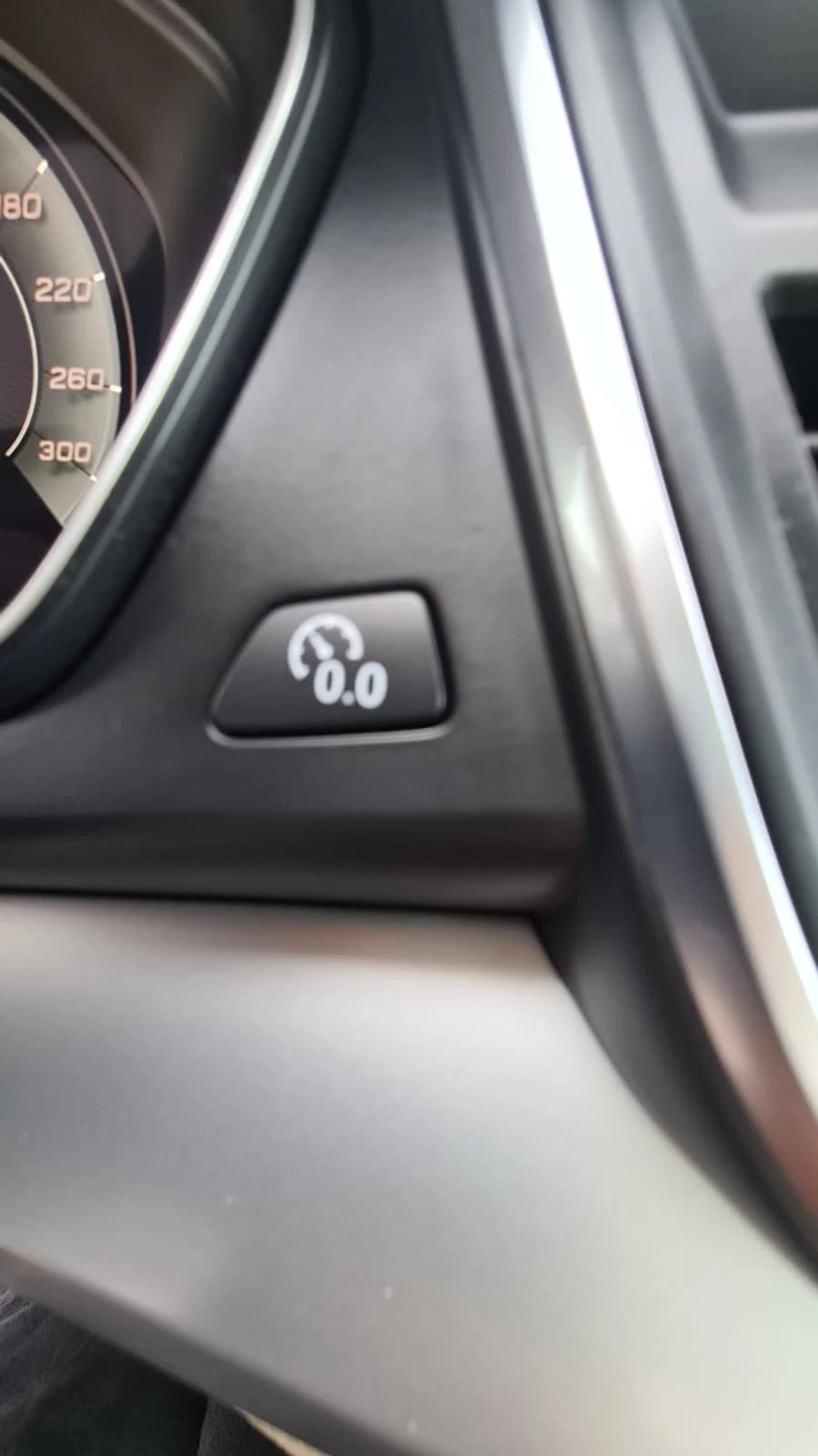 AUDI Q5 40 TDI quattro S-tronic ** Voll-Leder ** GR-Navi ** Rf-Kamera 360° ** Panorama-Glasdach ** Abstandsregelsysteme ** Ab MFK **-image-9